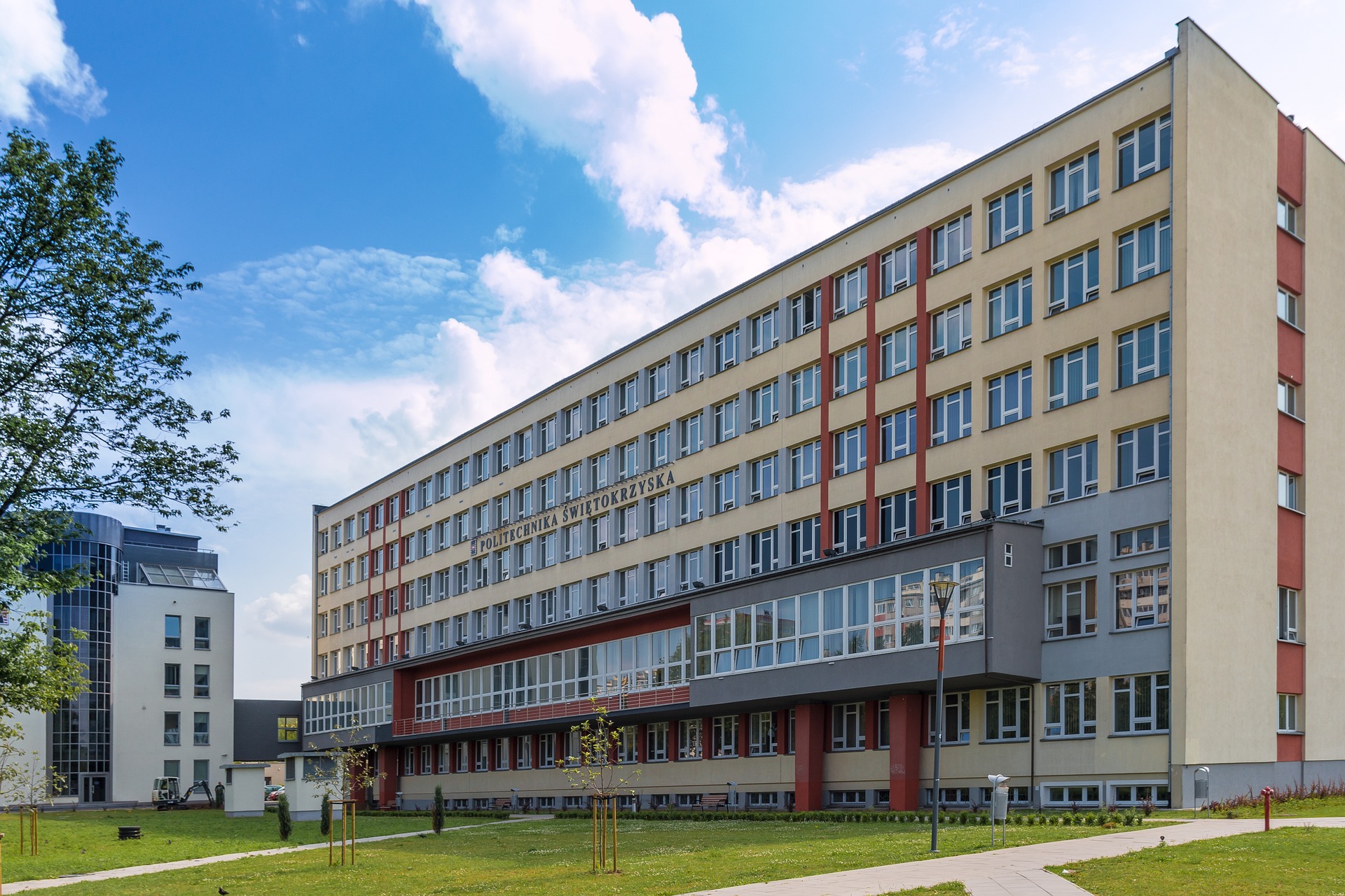 the-university-2795187_1920.jpg