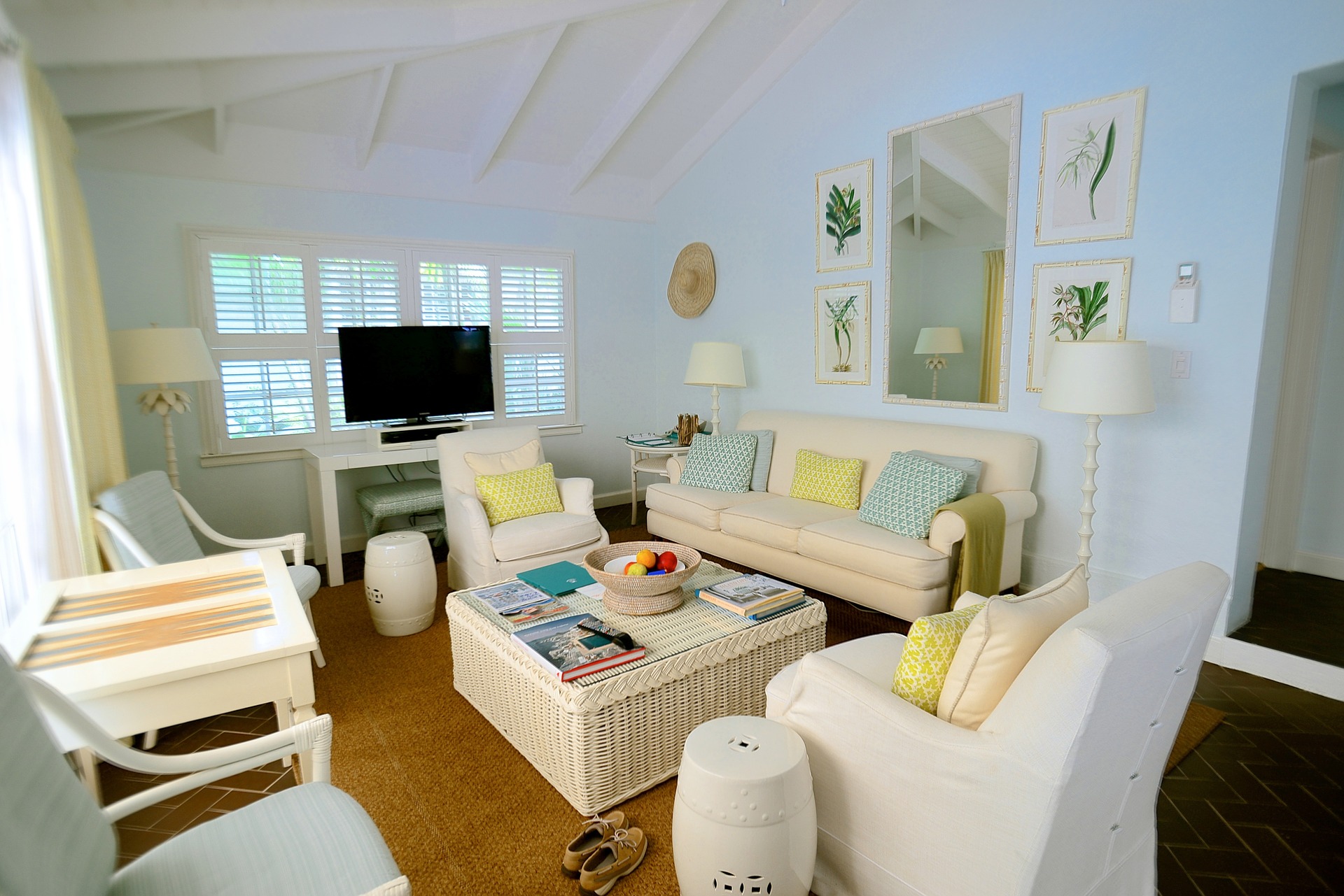 furniture-3363543_1920.jpg
